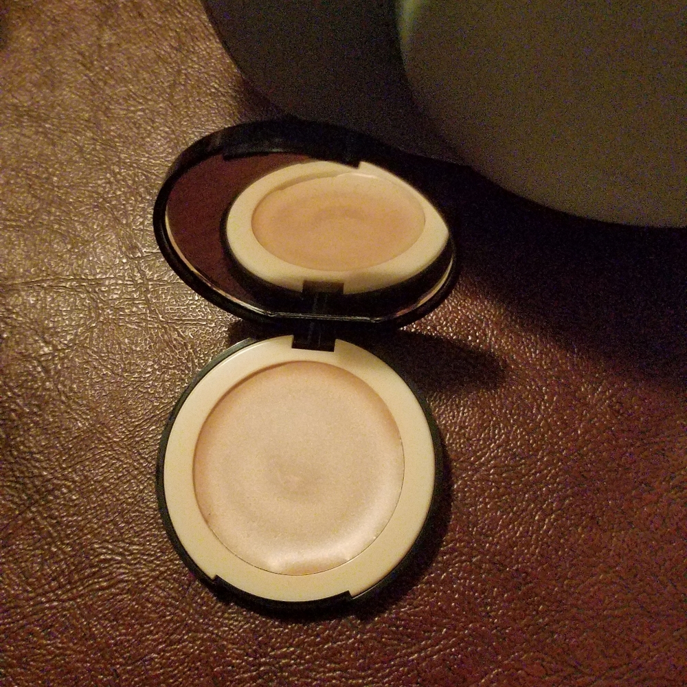 New doll10 h2glo champagne highlighter